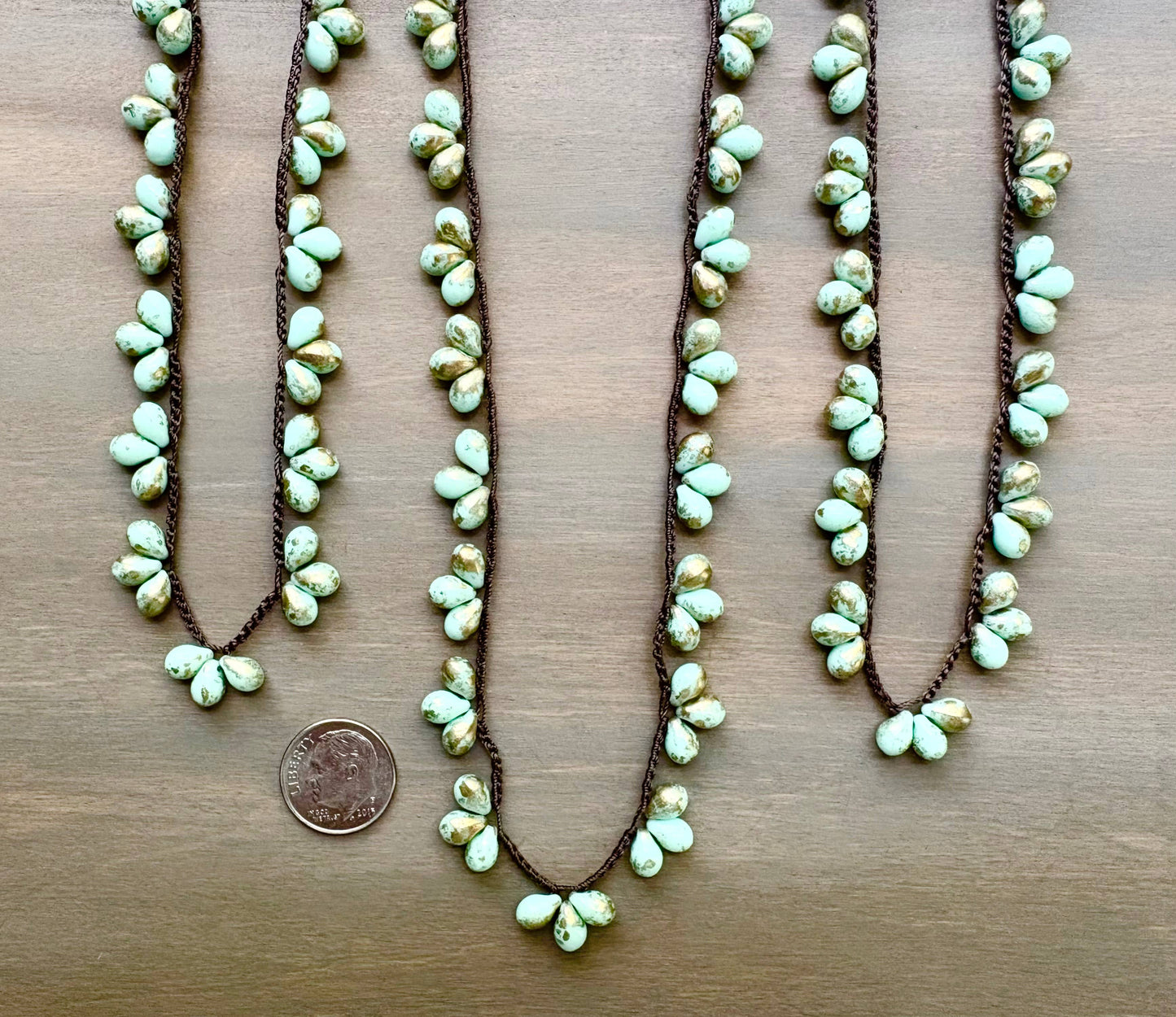 Crystal Fan Crocheted Necklace With Golden Mint Drops
