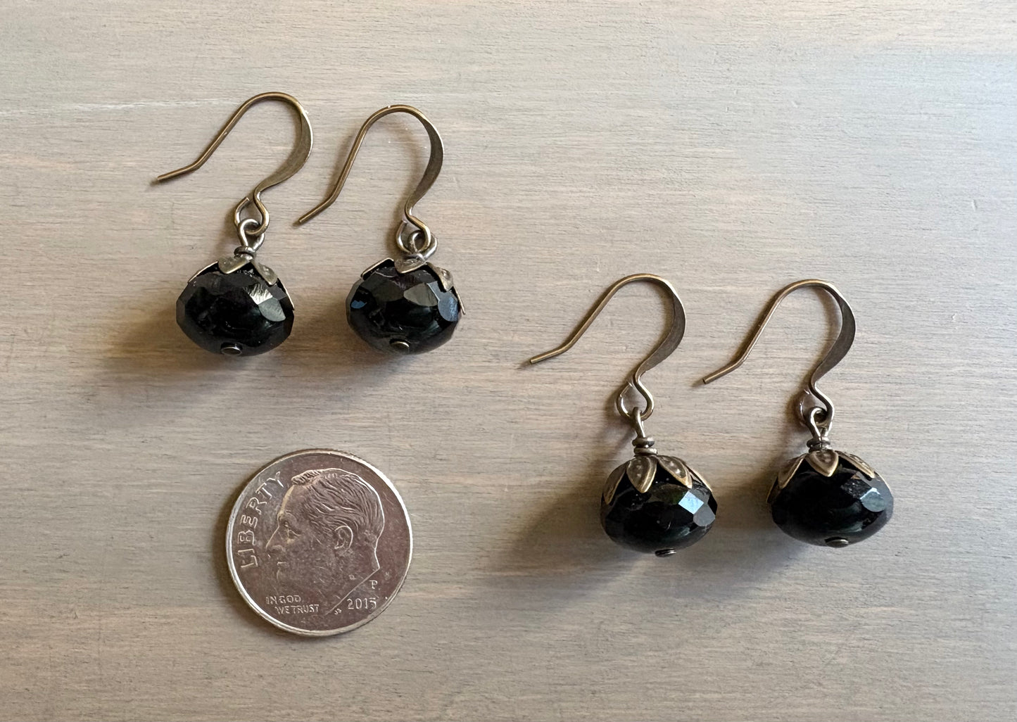 Earthen Beauty Simple Drop Earrings in Black