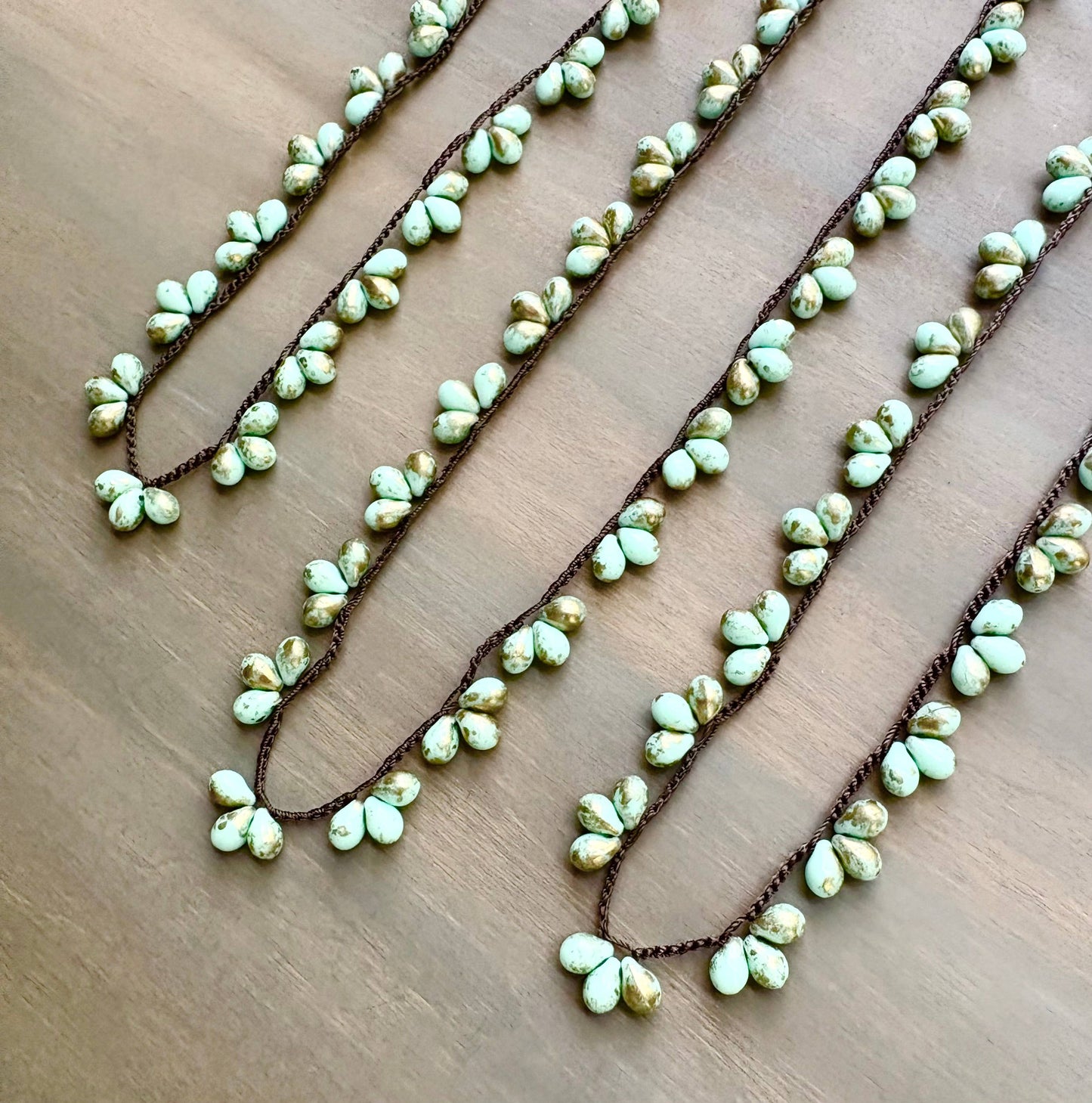 Crystal Fan Crocheted Necklace With Golden Mint Drops