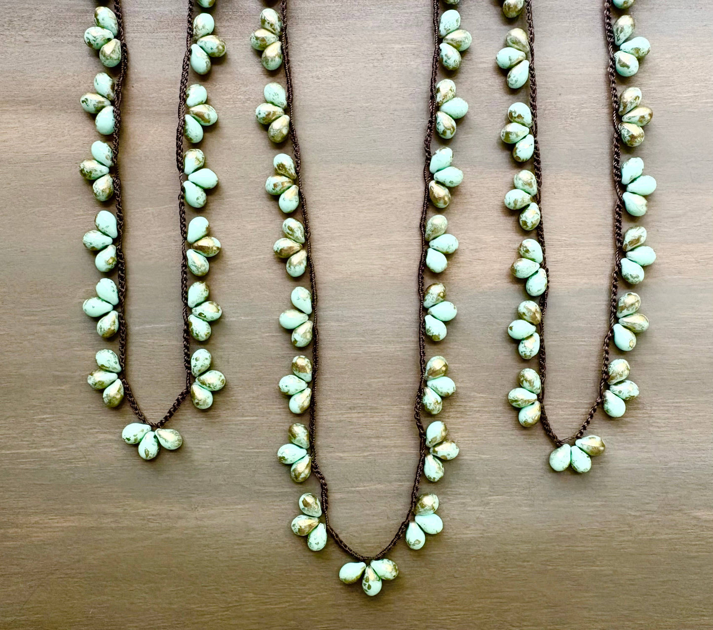 Crystal Fan Crocheted Necklace With Golden Mint Drops