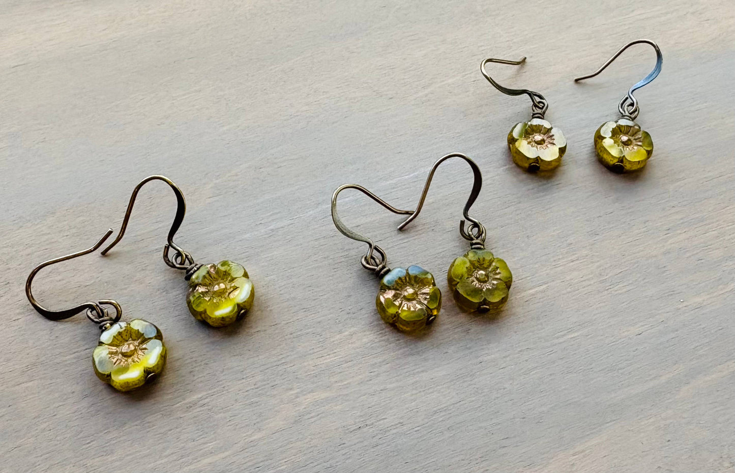 Sweet Olivine Pressed Glass Crystal Flower Earrings
