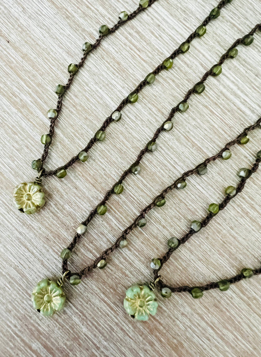 Green Marshland Glass Flower Crocheted Necklace