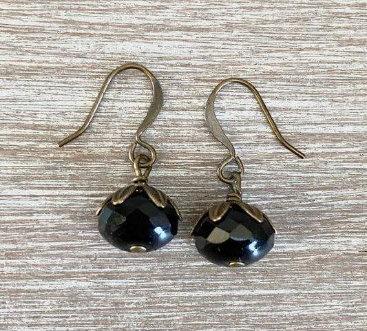 Earthen Beauty Simple Drop Earrings in Black