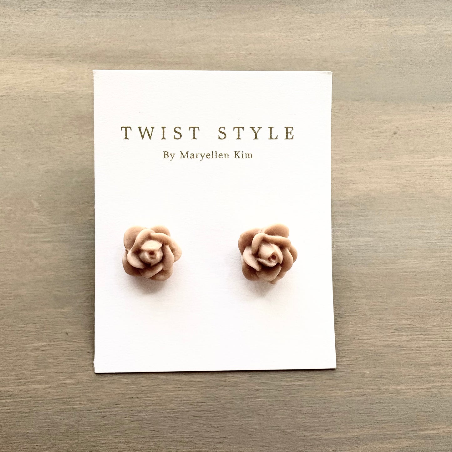 Frosting Flower Stud Earrings
