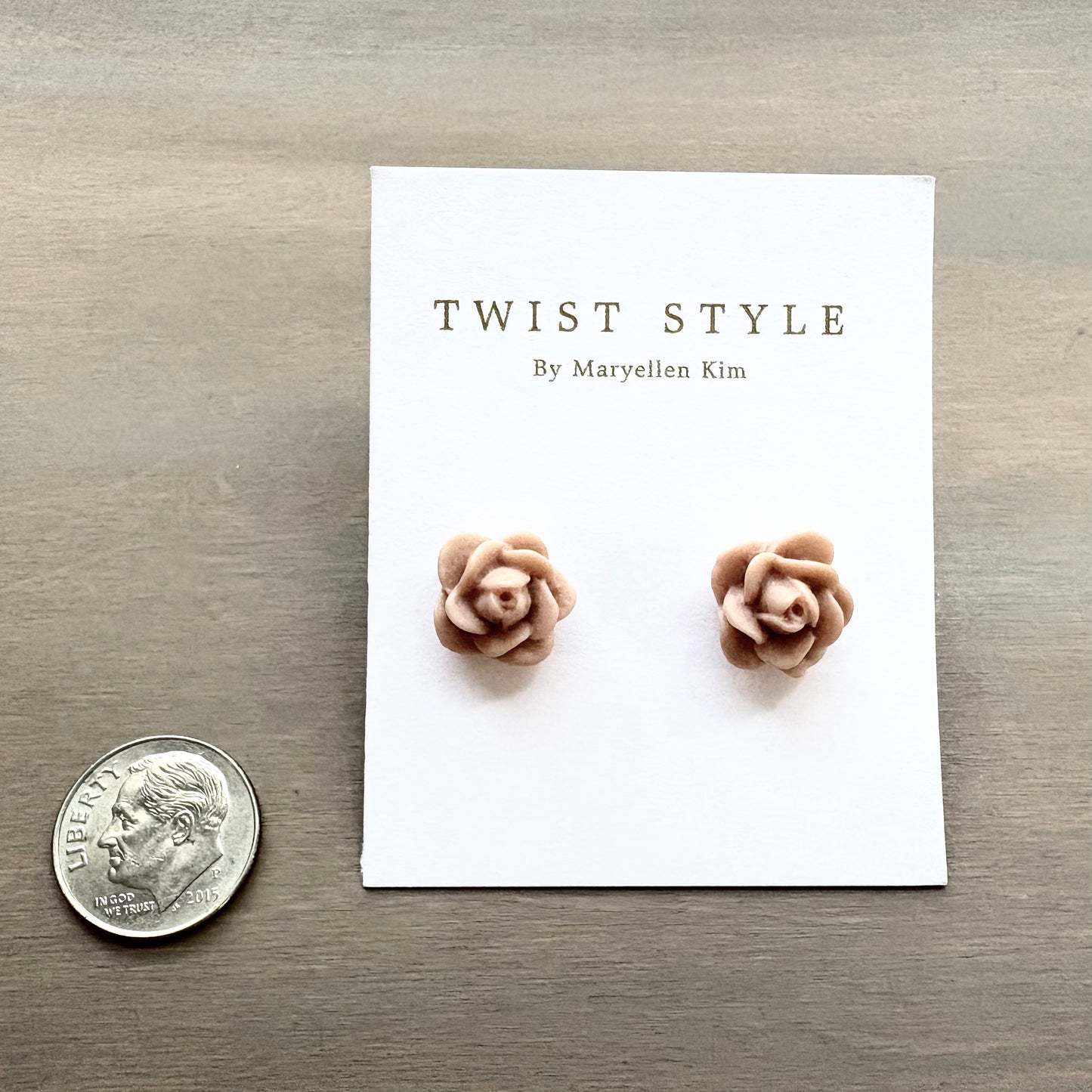 Frosting Flower Stud Earrings
