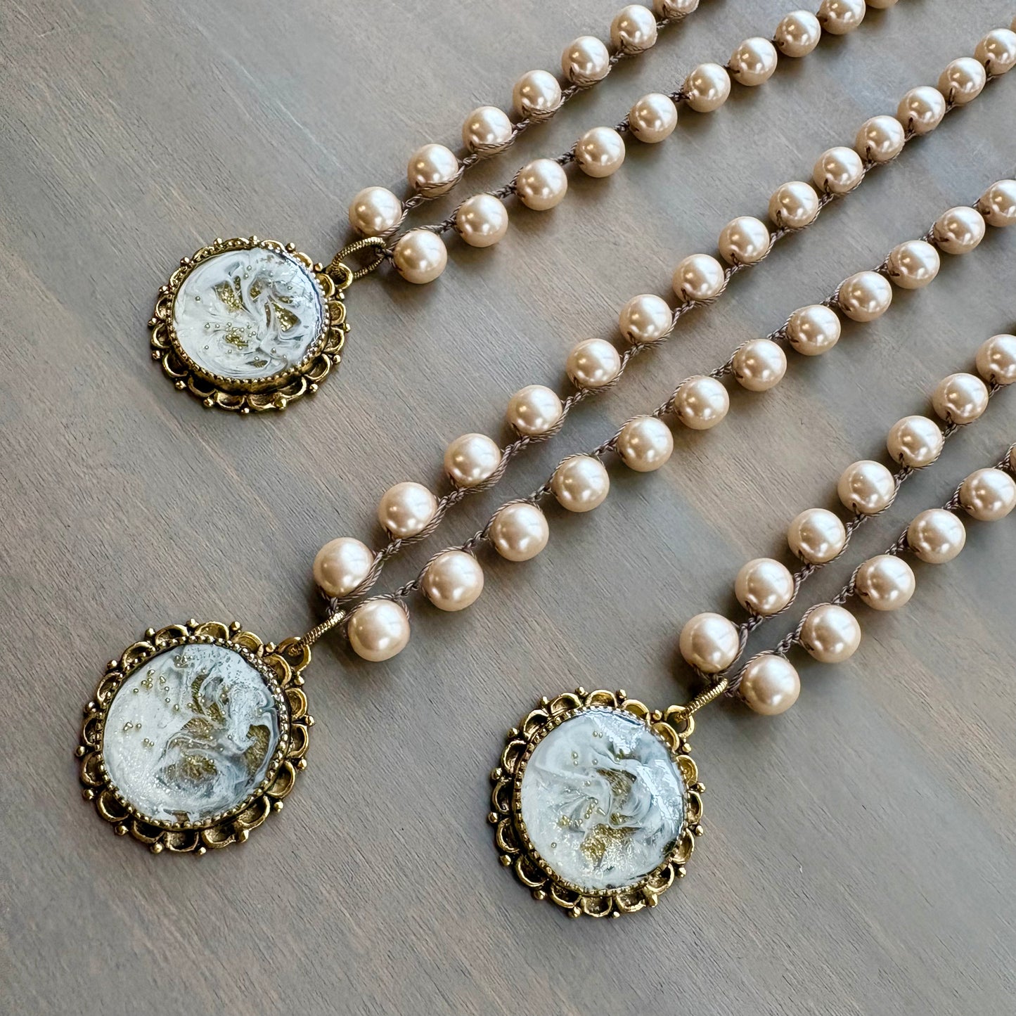 Pearly Seashell Fairytale Round Portal Pendant Crocheted Necklace