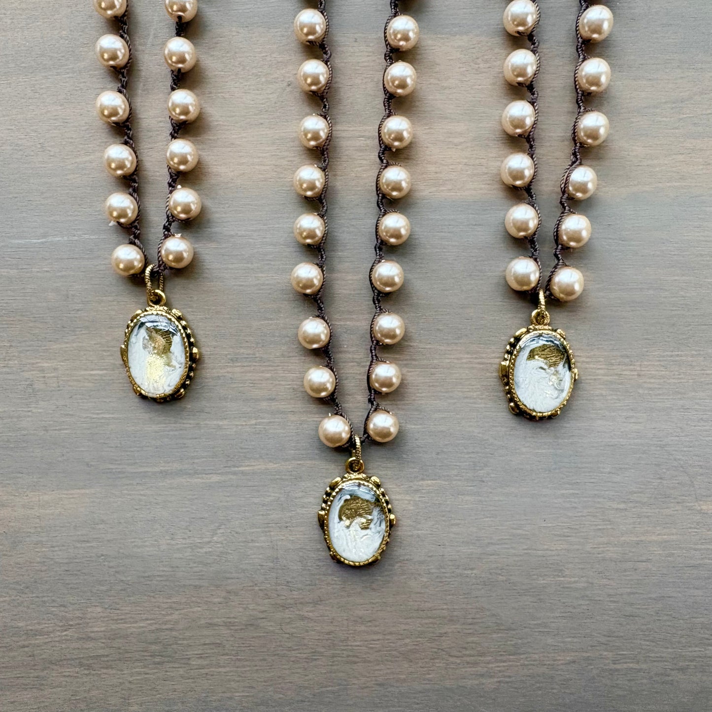 Pearly Seashell Oval Fairytale Pendant Necklace With Glass Pearls