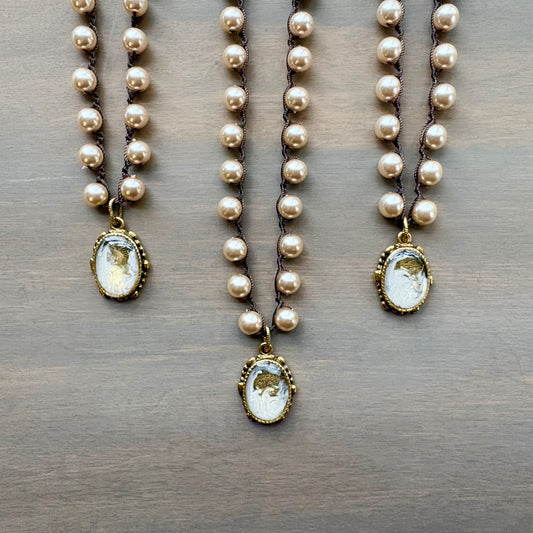 Pearly Seashell Oval Fairytale Pendant Necklace With Glass Pearls