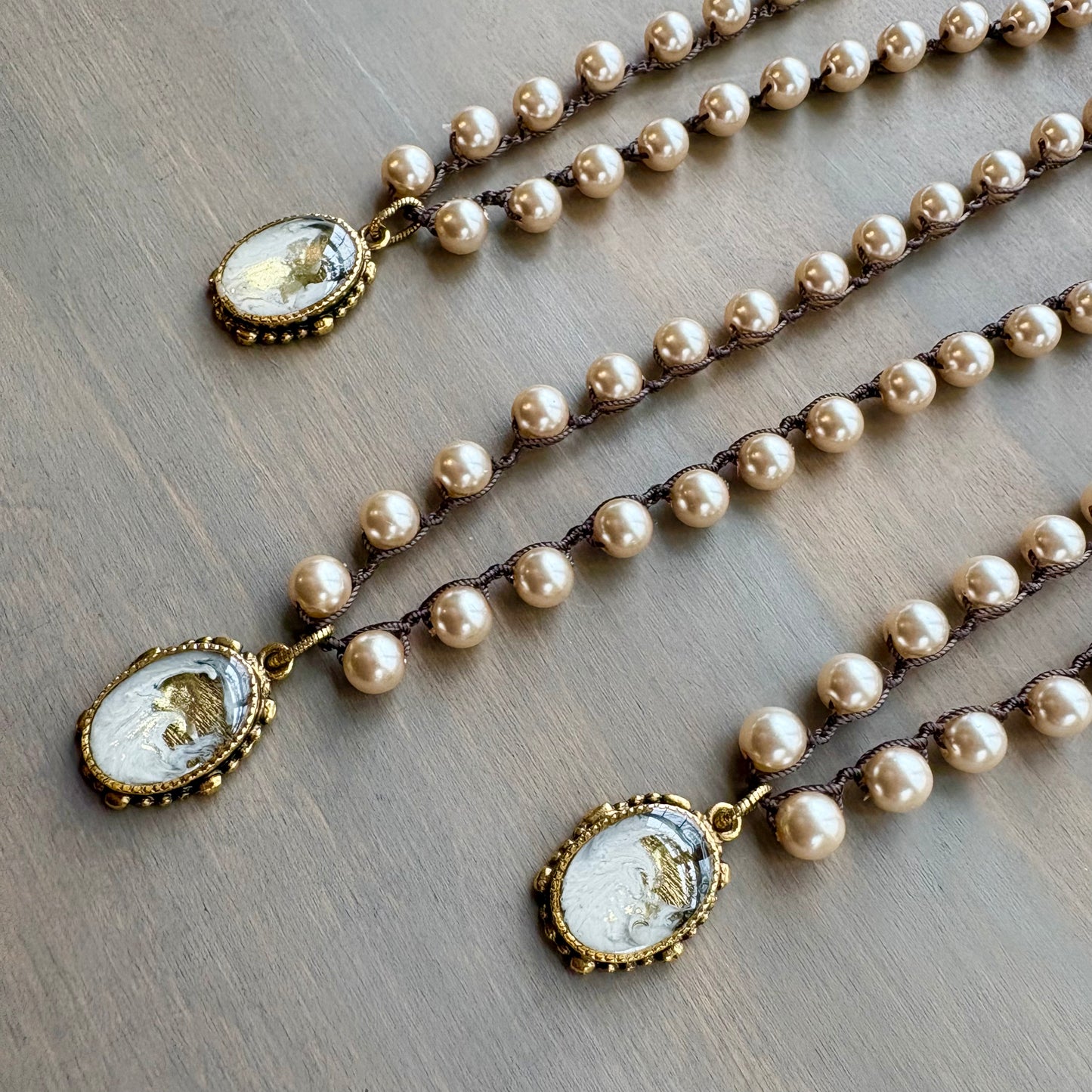 Pearly Seashell Oval Fairytale Pendant Necklace With Glass Pearls