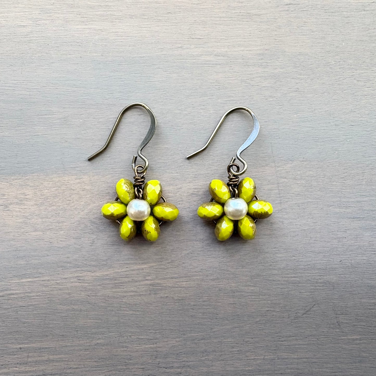 Beach Bloom Flower Earrings in Citron Green