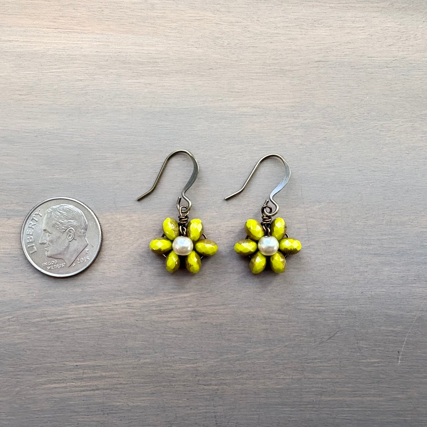 Beach Bloom Flower Earrings in Citron Green