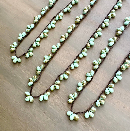 Crystal Fan Crocheted Necklace With Golden Mint Drops